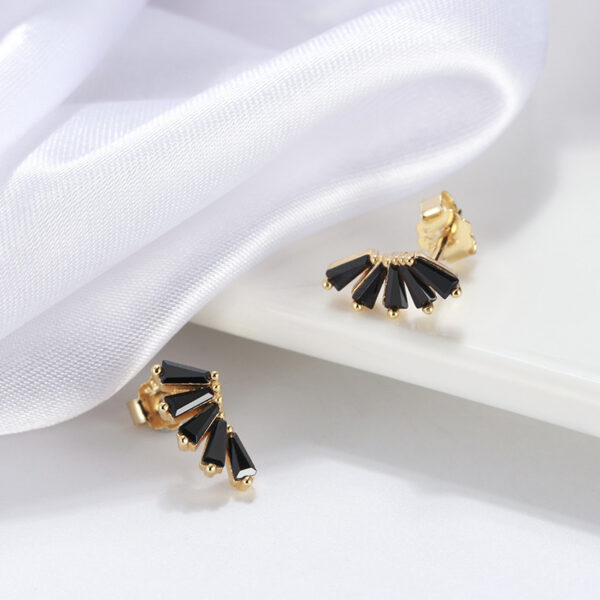 925 Sterling Silver Stud Earrings with black stones for her - Image 3