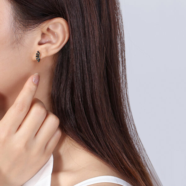 925 Sterling Silver Stud Earrings with black stones for her - Image 5
