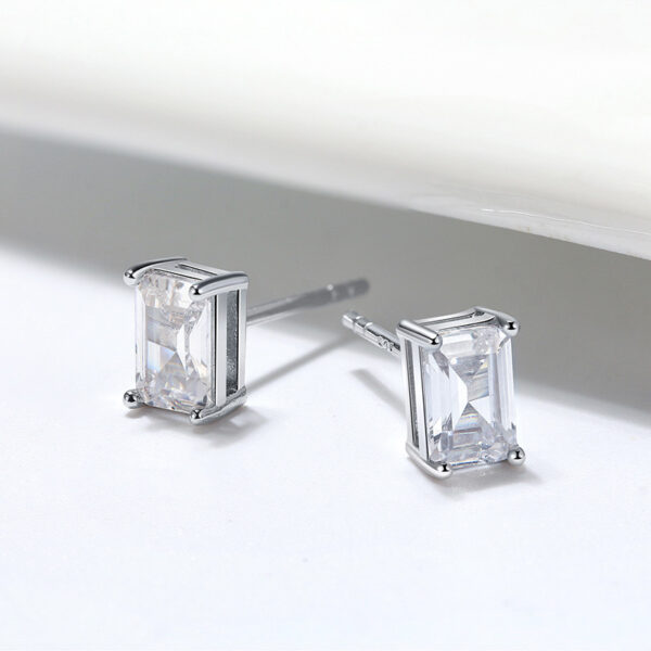 925 Sterling Silver Stud Earrings with stone 4 mm - Image 2