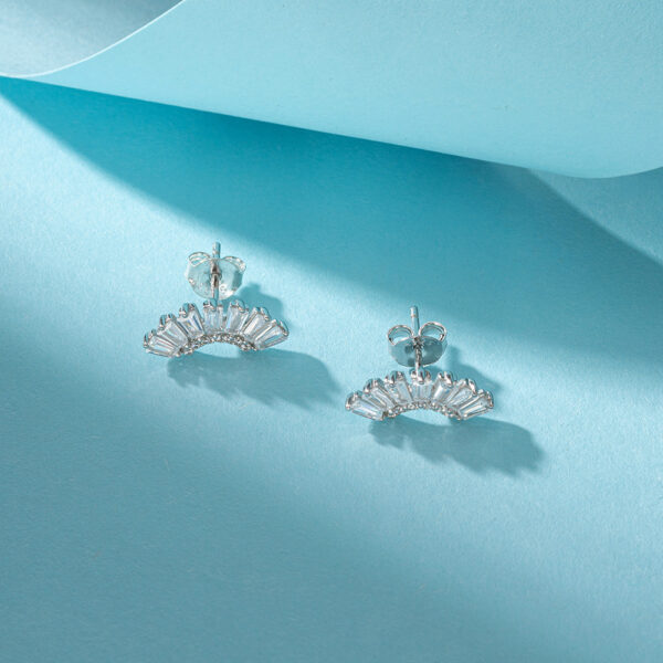 Gorgeous 925 Sterling Silver Stud Earrings with stones for her - Image 2