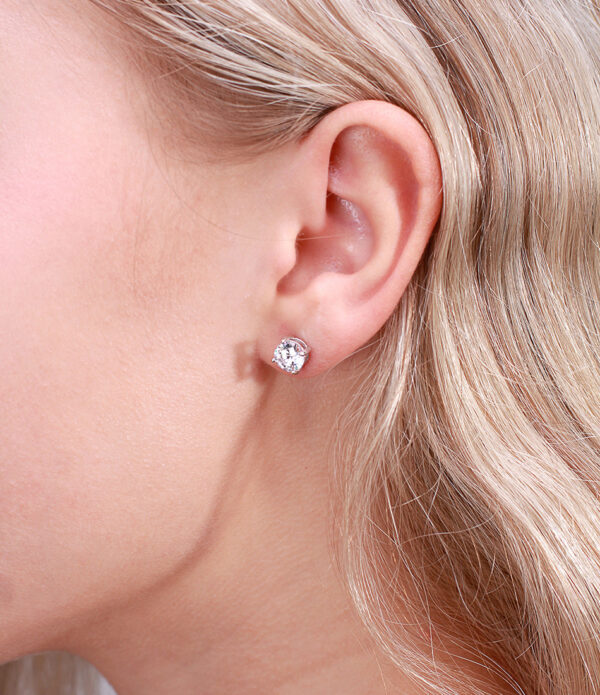 925 Sterling Silver Stud Earrings with clear stones - Image 3