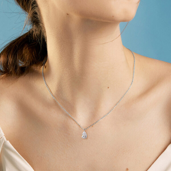Womans 925 Sterling Silver Necklace with shinning stone - Image 2