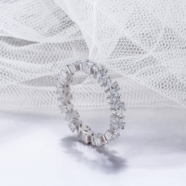 925 Sterling Silver gorgeous ring for her Size 7 - Image 2