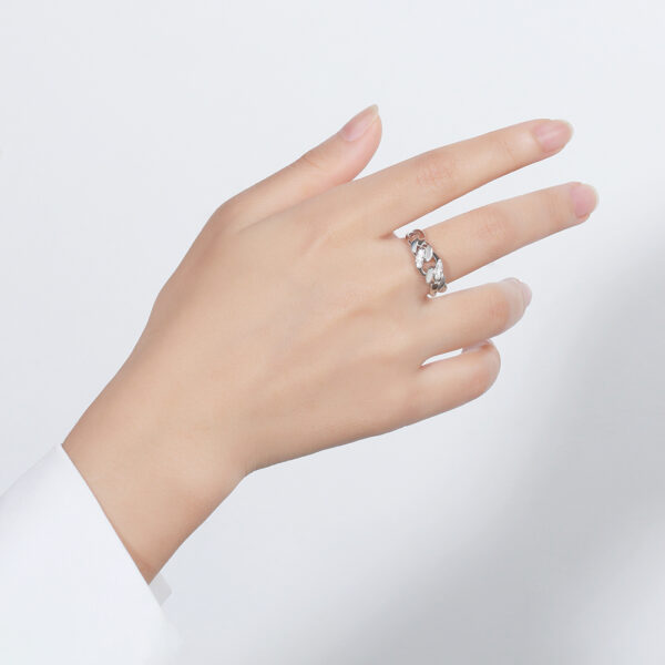 925 Sterling Silver gorgeous ring for her Size 6 - Image 3