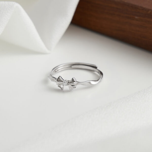 925 Sterling Silver Adjustable ring with bow tie - Image 2
