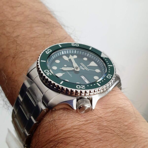 Seiko SRPD61K1 5 Sports SKX Series Green dial - Image 3